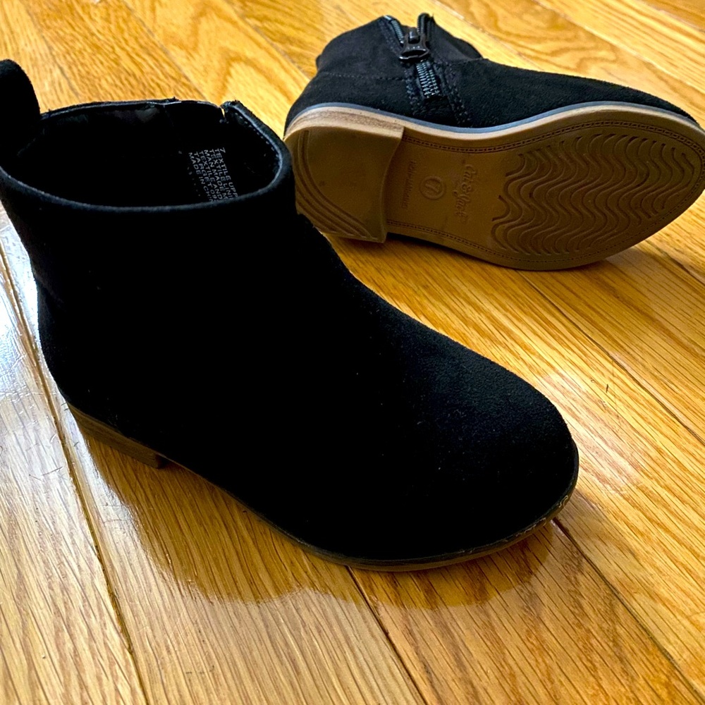Toddler Girl size 7 black ankle boots